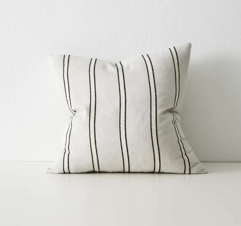 Cushion Vinnie Glacier 50x50.jpg Cushion Vinnie Glacier F/Inner 50x50